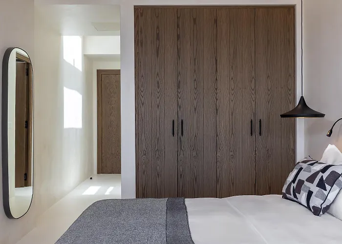 Horizon Majesty * Mykonos Town