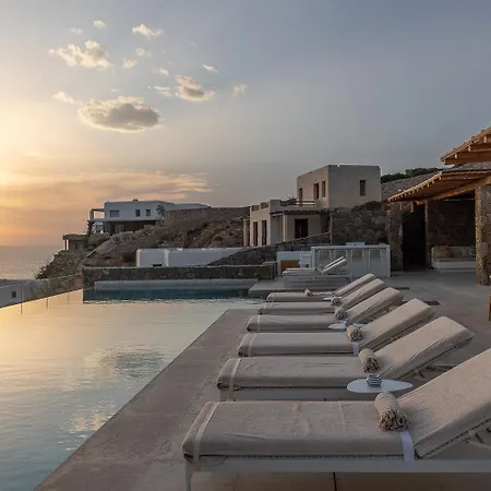 Horizon Majesty * Mykonos Town