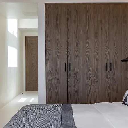 Horizon Majesty * Mykonos Town